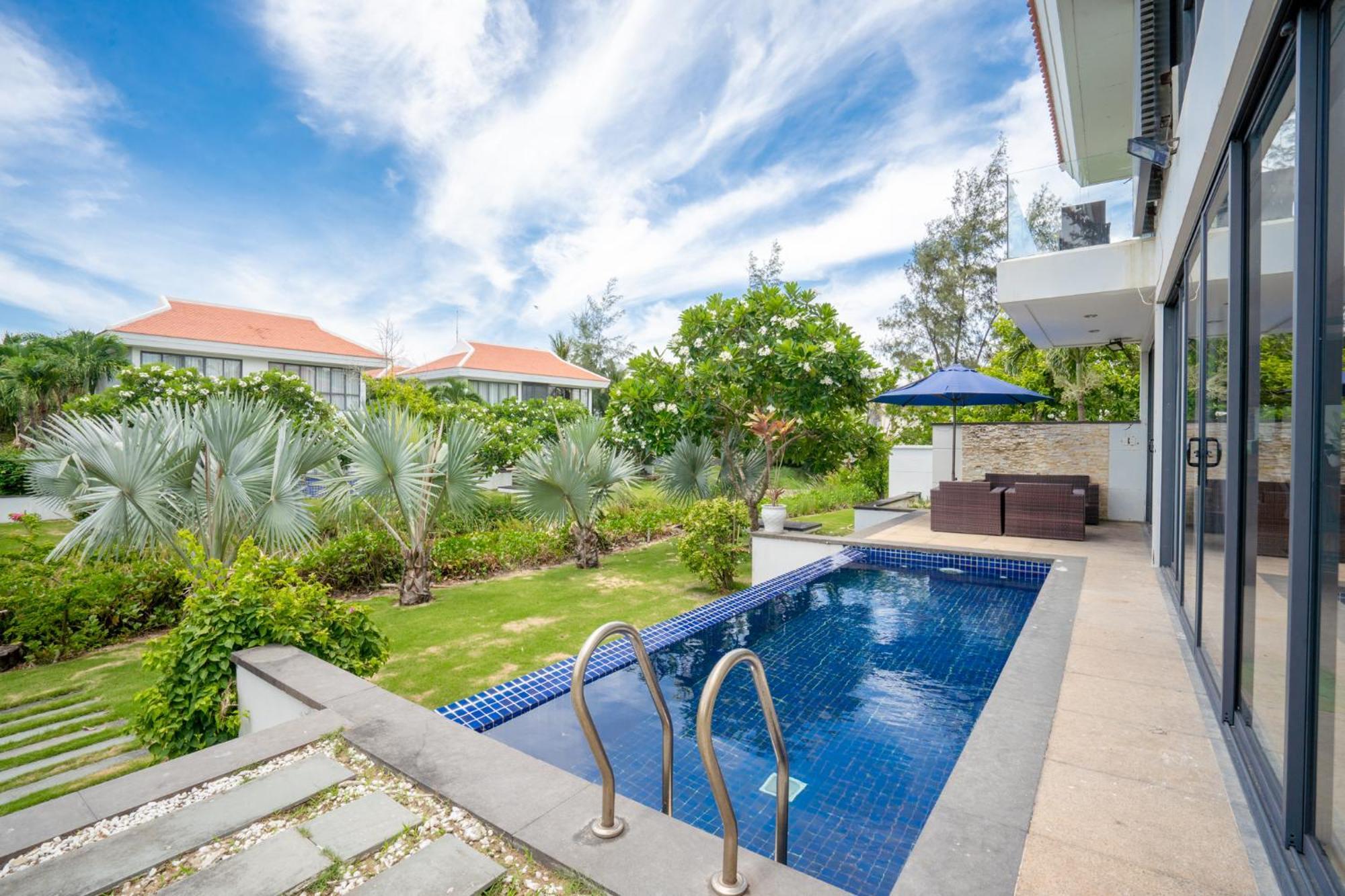 Luxury Pool Villa Close To The Private Beach Da Nang Bagian luar foto